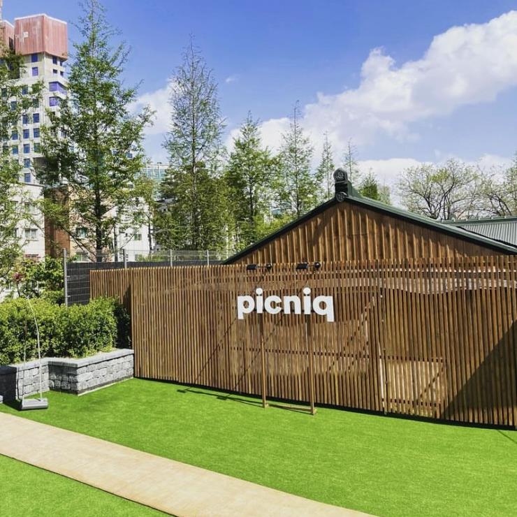 @picniq_hongdae