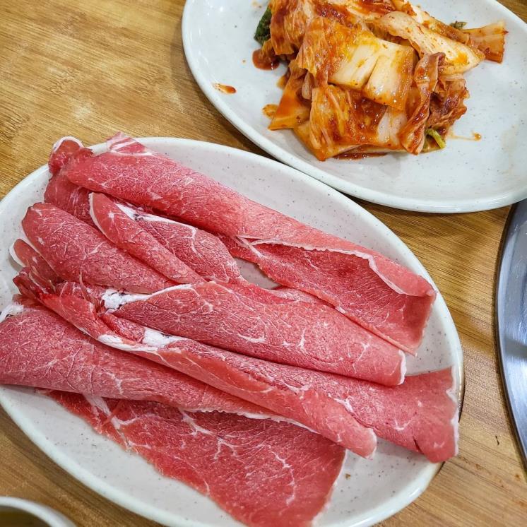 인스타그램 @baezzi_mukzzi