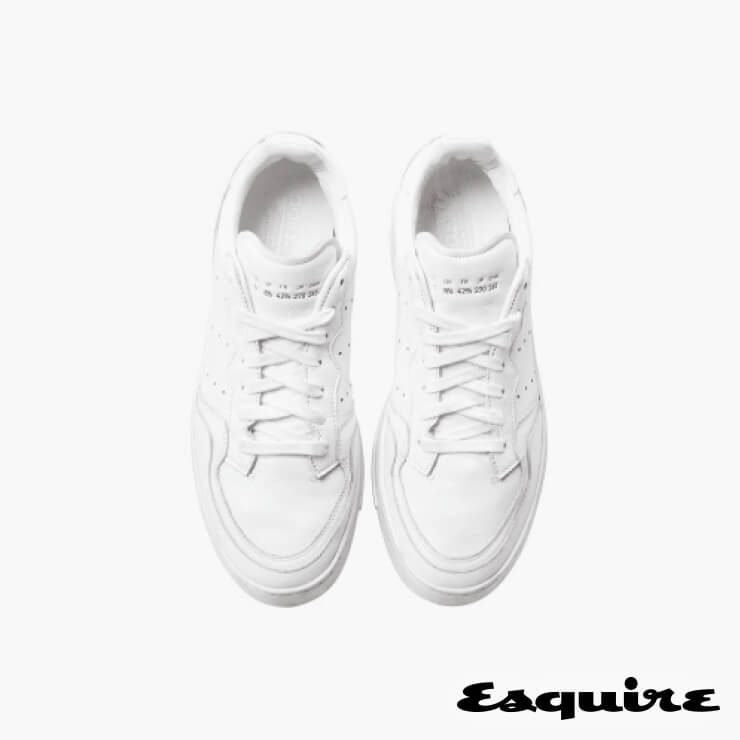 흰색 스니커즈 11만9000원 아디다스 오리지널스.