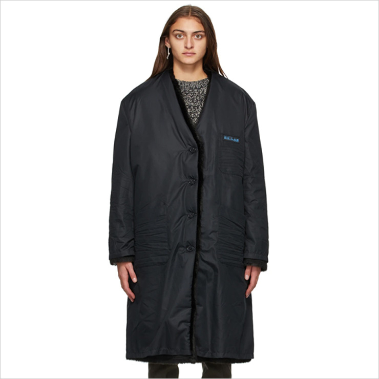 라프시몬스 리버시블 블랙 페이크퍼 라보 코트, $3,280 USD