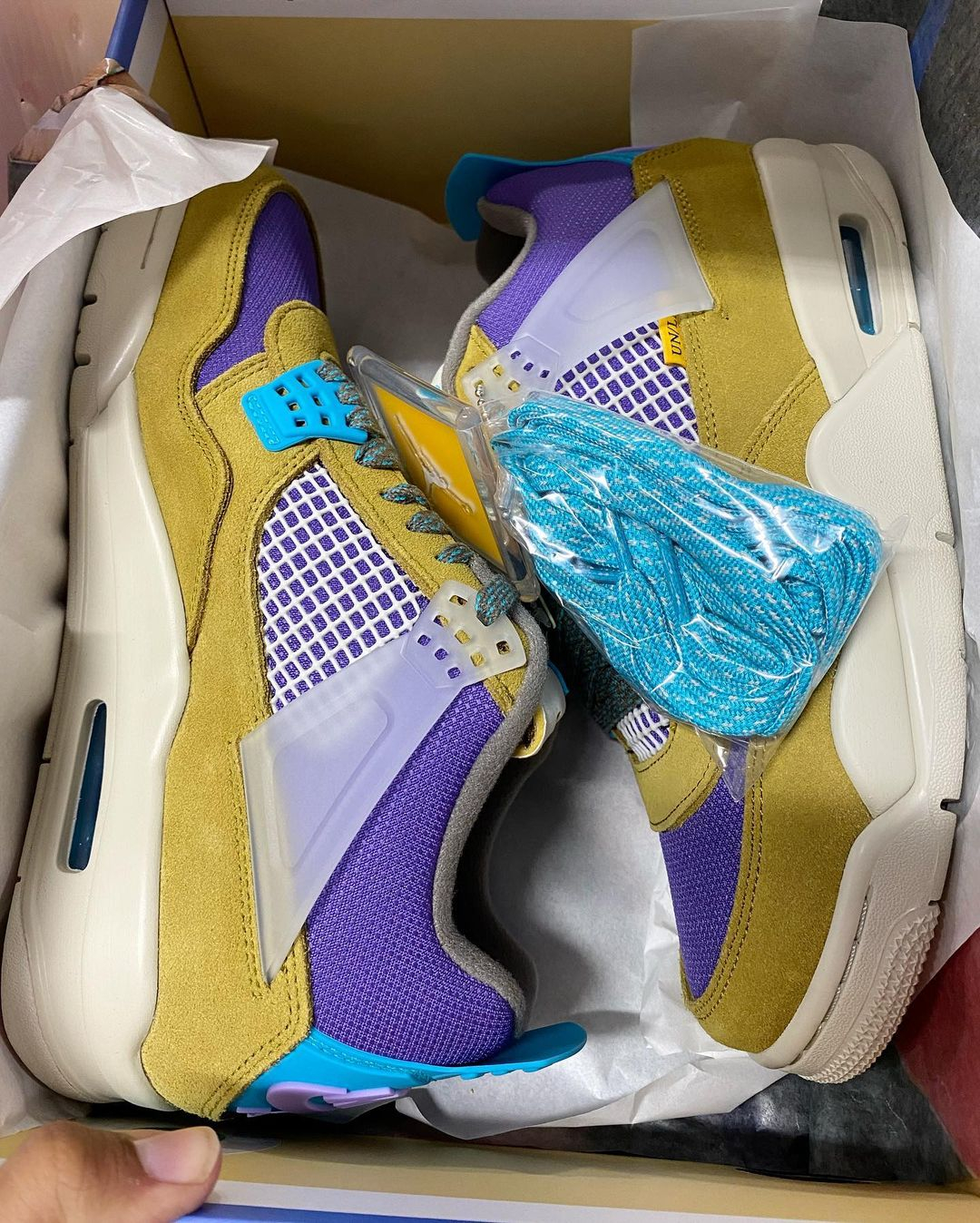 @zsneakerheadz