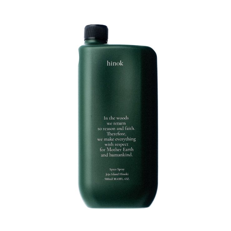 제주 편백수와 곡물 발효 에탄올을 첨가한 스페이스 스프레이 리필 900mL/3만4000원 희녹.