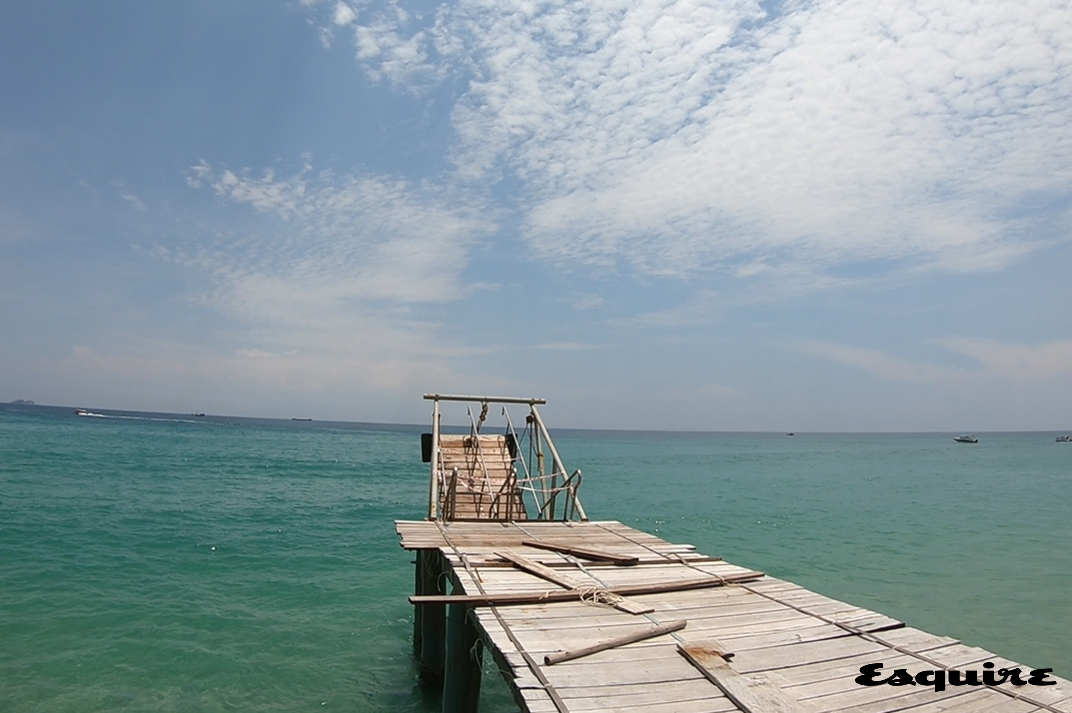 키코 비치와 연결된 다리