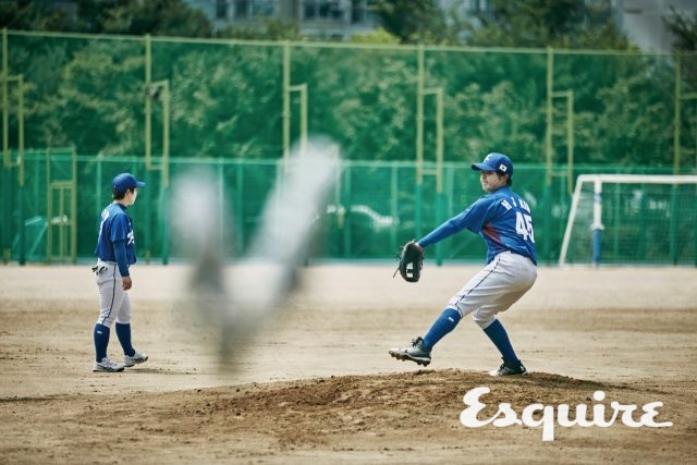45 김희진 / 투수, 1974년생“45, 제 나이예요. 이제 언제 또 국가대표팀을 해보겠어요. 저도 제가 여기 있는 게 신기해요. 국가대표는 꿈도 못 꿨는데…. ”