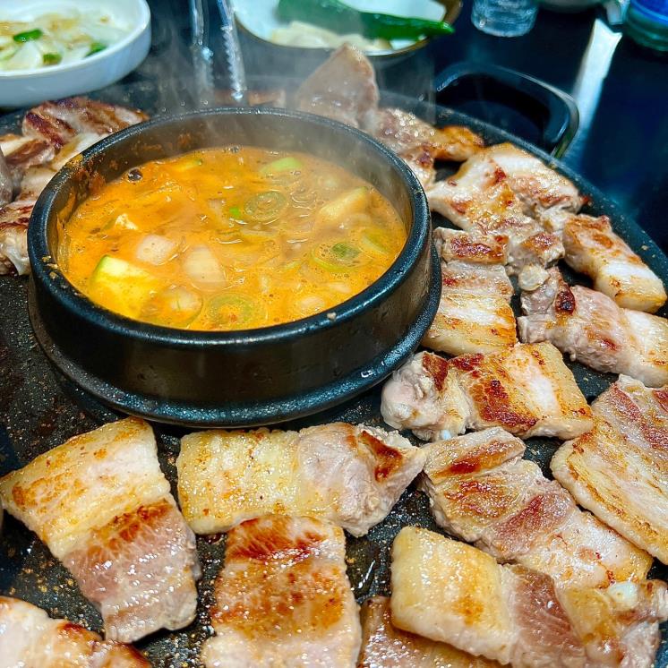 신의주부대찌개 시청점