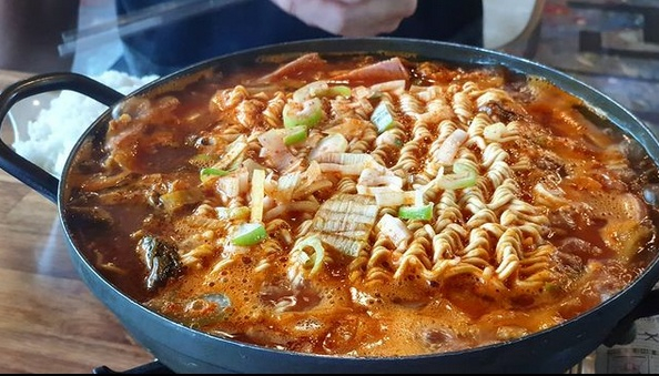 청년문간식당
