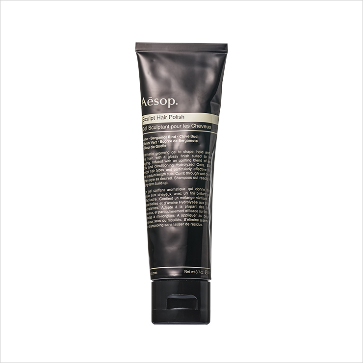 판테놀과 오츠 성분이 수분과 영양을 공급한다. 스컬프트 헤어 폴리시 100mL/3만6000원 이솝.