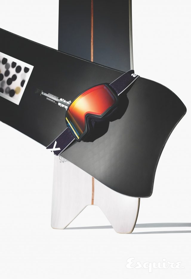 고글 아논 M3 39만원, 곡선형 데크 FT 바텀 피더 스노보드 80만3000원 모두 버튼. 스패너형 데크 나이트로 스쿼시 83만원 나이트로 by 보드라인 (www.boardline.co.kr).