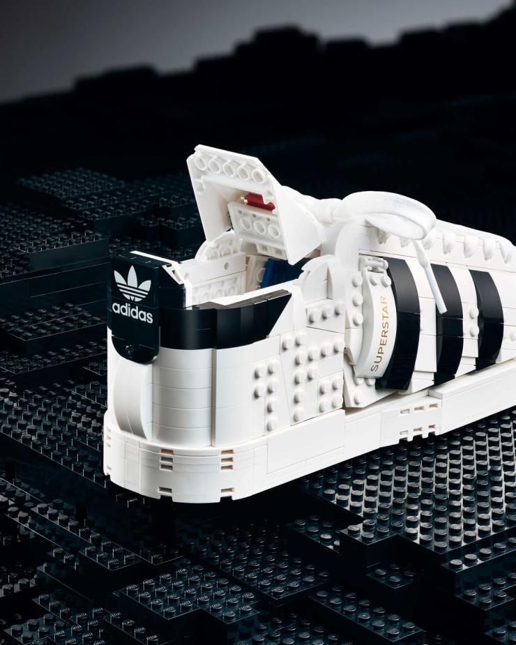 @lego