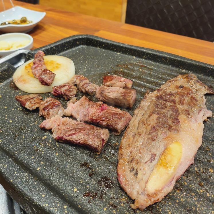 한우산채목장