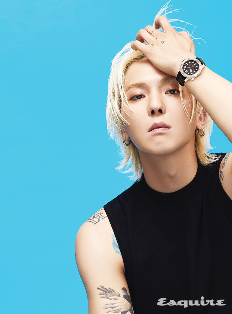 스틸과 러버 스트랩이 조화된 씨마스터 다이버 300M 코-액시얼 마스터 크로노미터 42MM 넥톤 에디션 오메가.