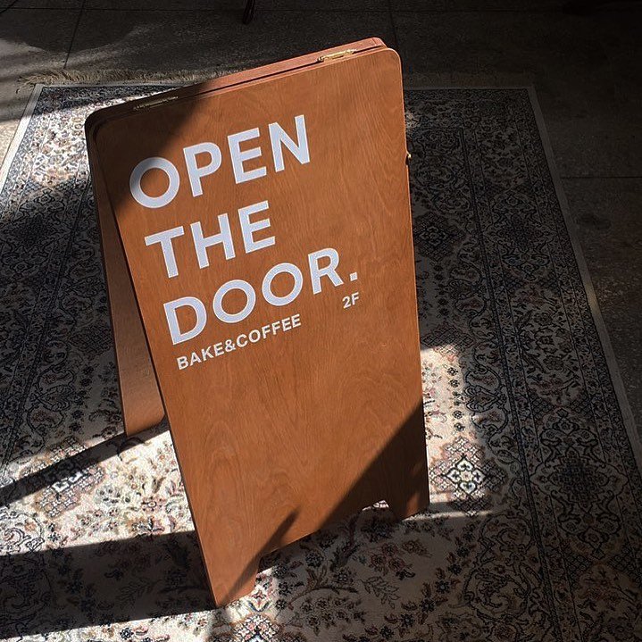 @cafe_open_the_door