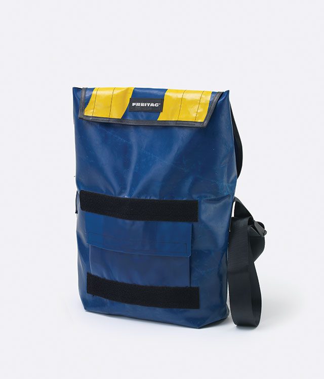 프라이탁 메신저백은 속을 빼서 짐을 더 넣을 수도 있다. 의외로 실용적이다.