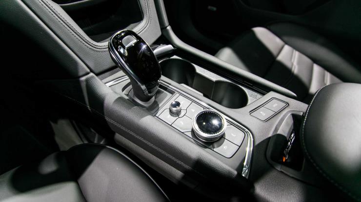 캐딜락 XT6