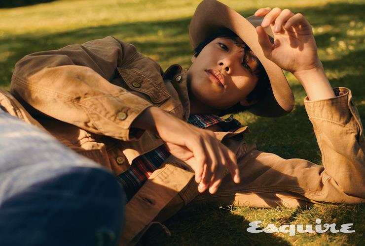 코튼 캔버스 필드 재킷 30만원대, 플레이드 플란넬 셔츠 21만원대, 디스트레스트 데님 40만원대 모두 폴로 랄프 로렌.