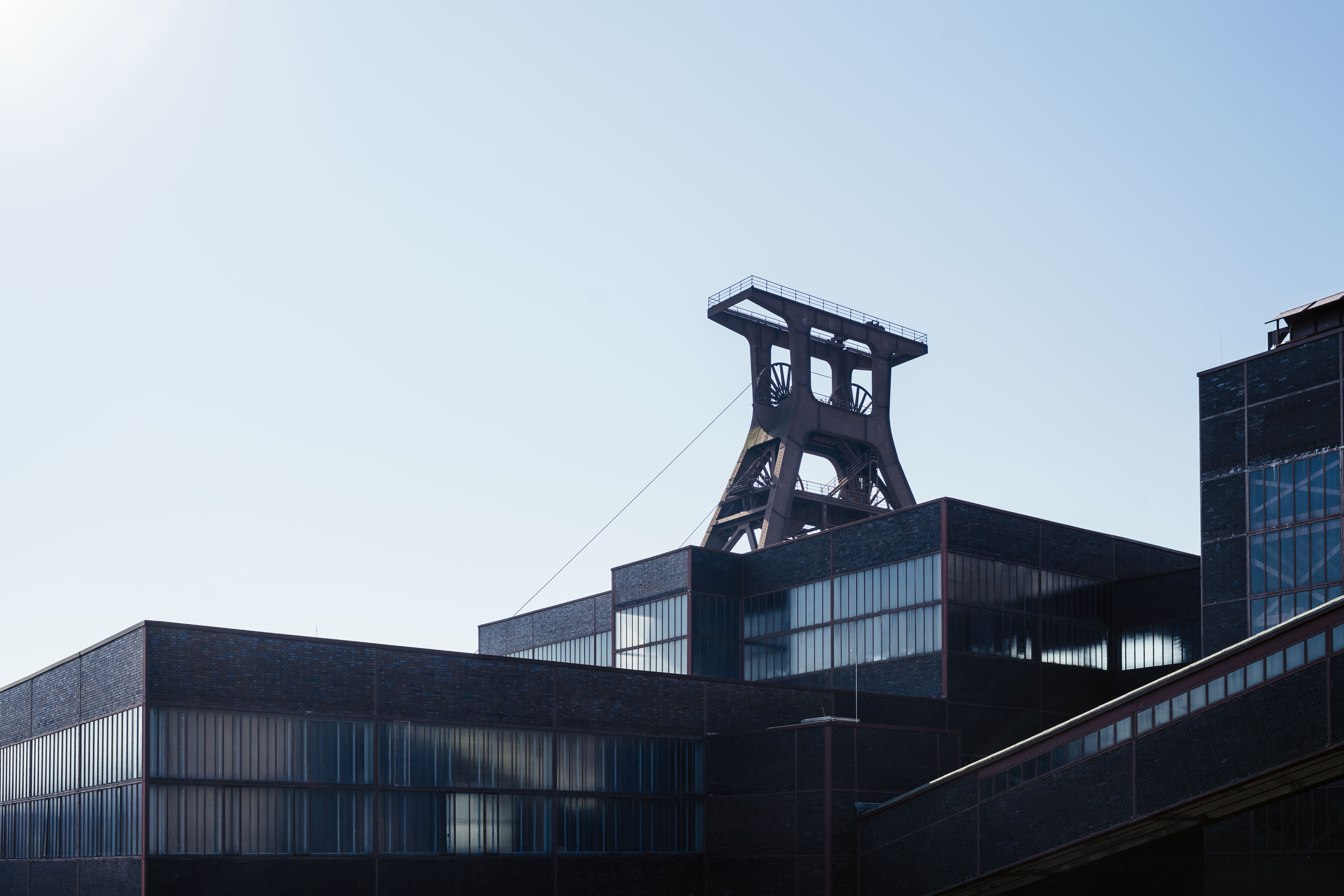 Zeche Zollverein Fördergerüst Schacht XII / Zollverein Coal Mine Industrial Complex Pocket XII (1928–1932), Architekten / architects: Fritz Schupp, Martin Kremmer Photo: © Tillmann Franzen, tillmannfranzen.com