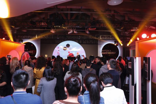 스와치 × 데이미언 허스트 리미티드 에디션 발표 현장.