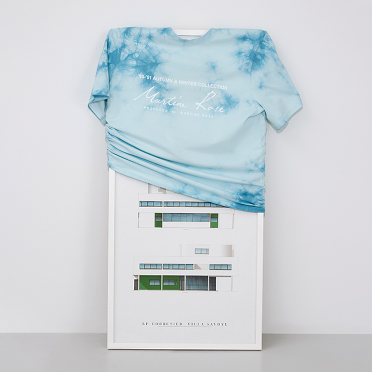 하늘을 닮은 타이다이 티셔츠 17만8000원 마틴 로즈 by 맥클래즈.