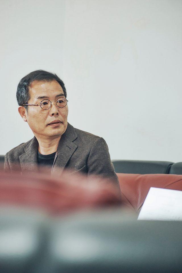 김중업의 건물에서 미와 의미를 본 정인훈 아리움 대표