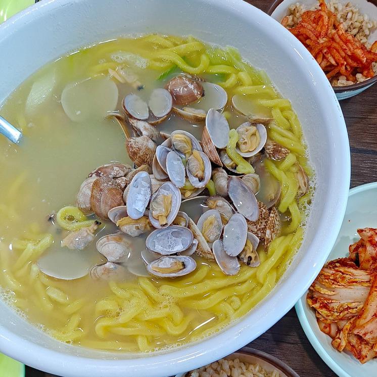 황도바지락칼국수