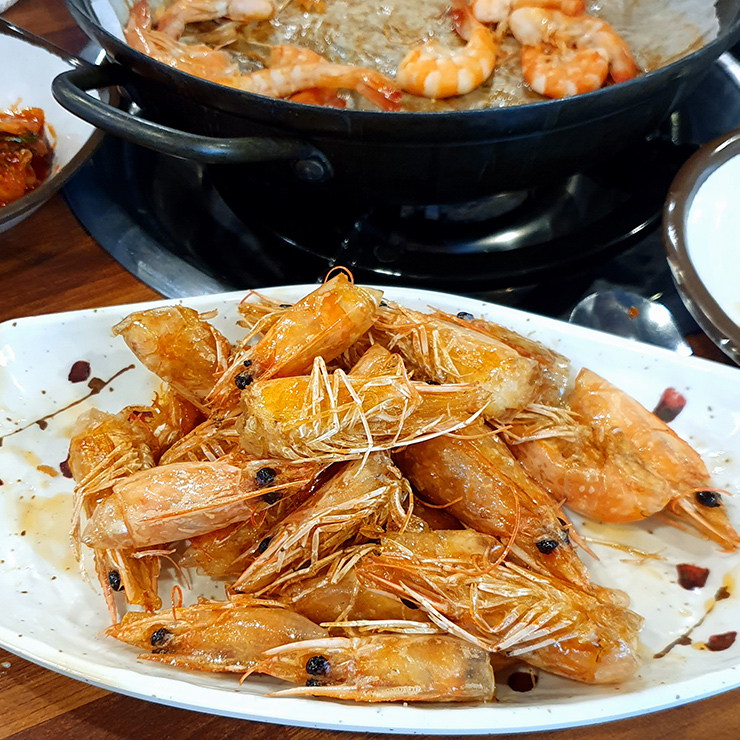 창우수산 활새우직판장
