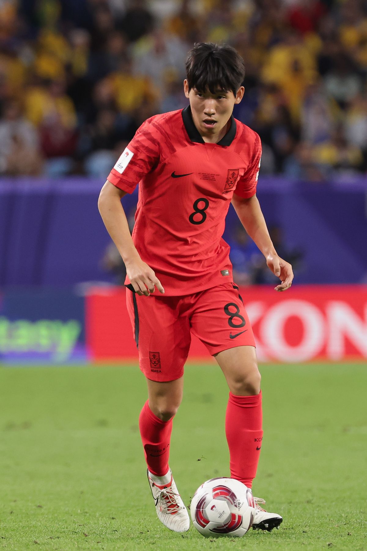 AL WAKRAH, QATAR - FEBRUARY 02: Hong Hyunseok of South Korea controls the ball during the AFC Asian Cup quarter final match between Australia and South Korea at Al Janoub Stadium on February 02, 2024 in Al Wakrah, Qatar. (Photo by Lintao Zhang/Getty Images)