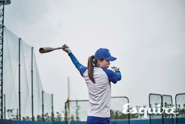 17 김현경 / 투수, 1989년생“승부욕이 강해 경기는 다 이겨야 해요. 상대가 실력 있는 나라들이라 힘들다는 건 알지만, 스포츠는 이기기 위해서 하는 거니까요. 누구든 이기고 싶어요.”