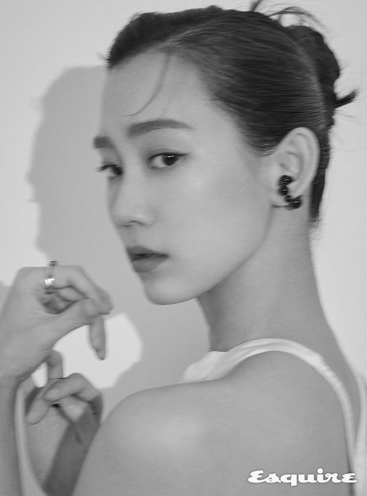 새틴 톱 문선. 이어커프 르이에. 반지 넘버링.