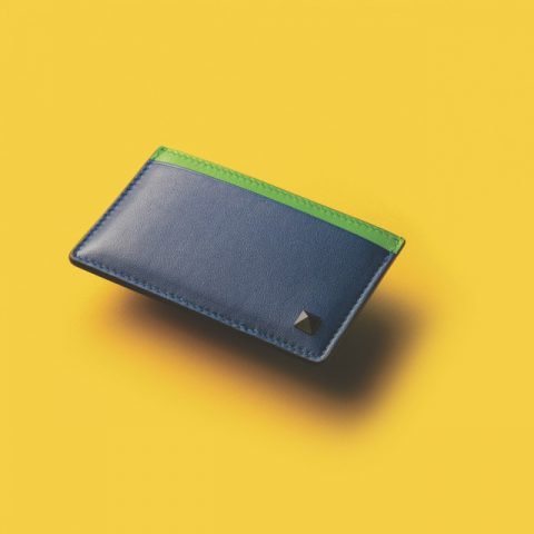 스터드 장식 카드 지갑 23만원 발렌티노 가라바니.