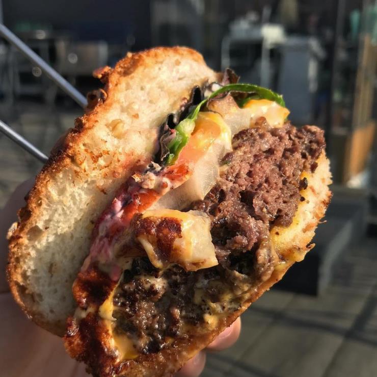 @the100foodtruck