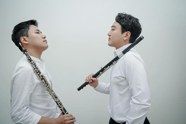 플루티스트 조성현과 오보이스트 함경.