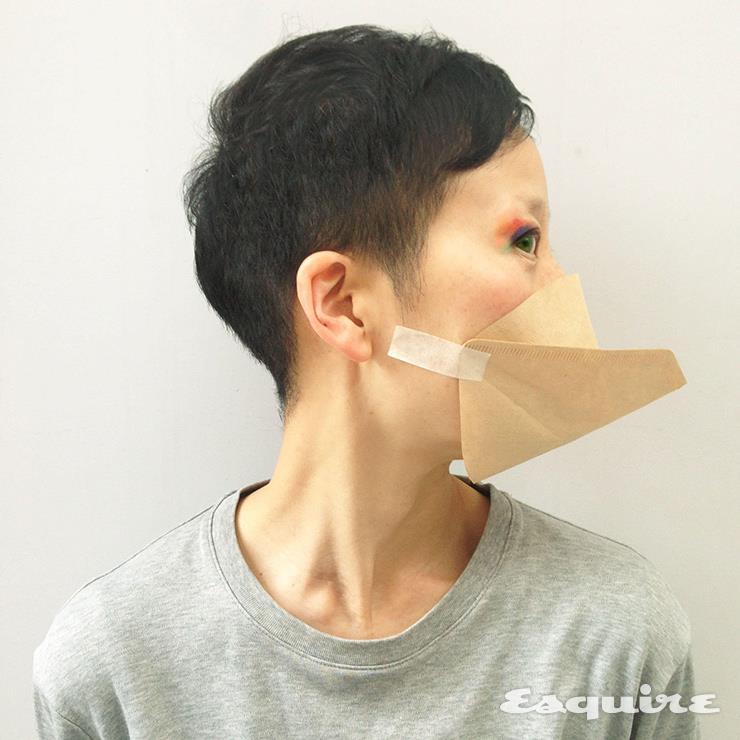 2020년 4월 6일 이슬기 작가의 모습.