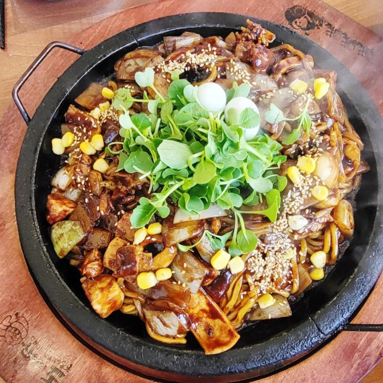 산타의돌짜장