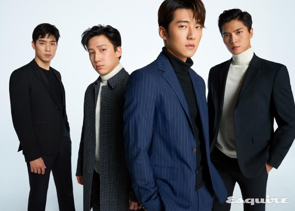 (왼쪽부터) 권서경 재킷, 니트, 팬츠 모두 본인 소장품. 이동신 싱글브레스트 코트 에르노. 니트, 팬츠 모두 스타일리스트 소장품. 고은성 핀스트라이프 싱글브레스트 슈트 폴로 랄프 로렌. 니트 본인 소장품. 백형훈 싱글브레스트 슈트, 니트 모두 스타일리스트 소장품.