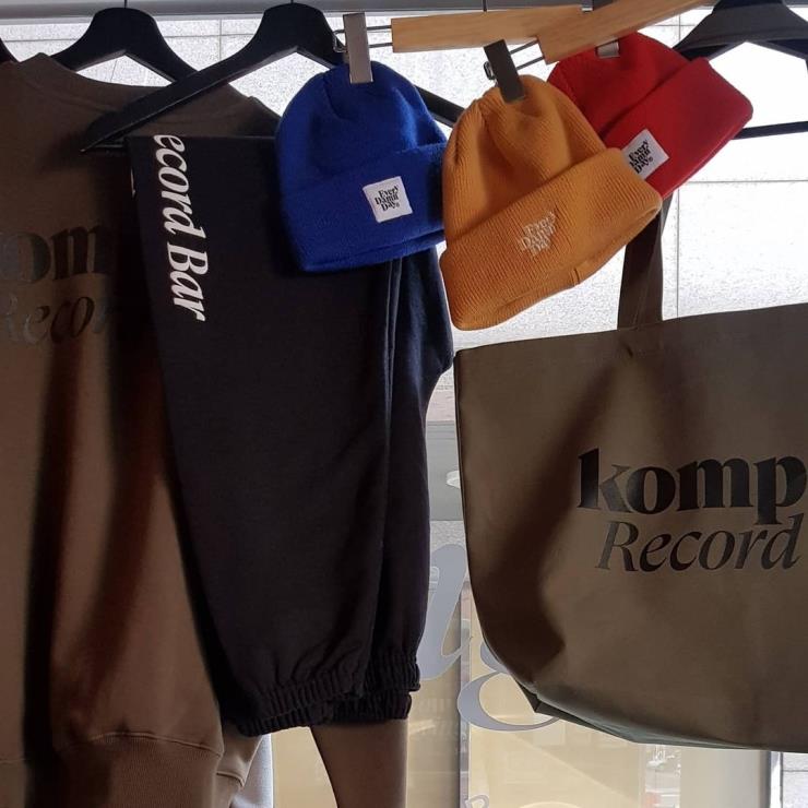 Kompakt record bar @___yeonyu