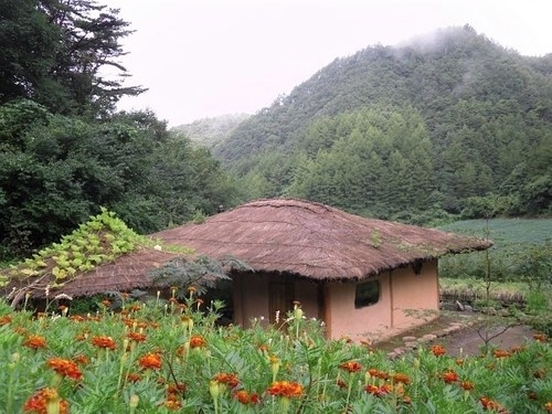 산골초가집