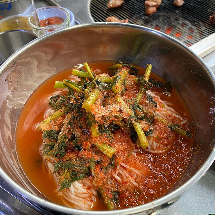 땡땡이 양철집