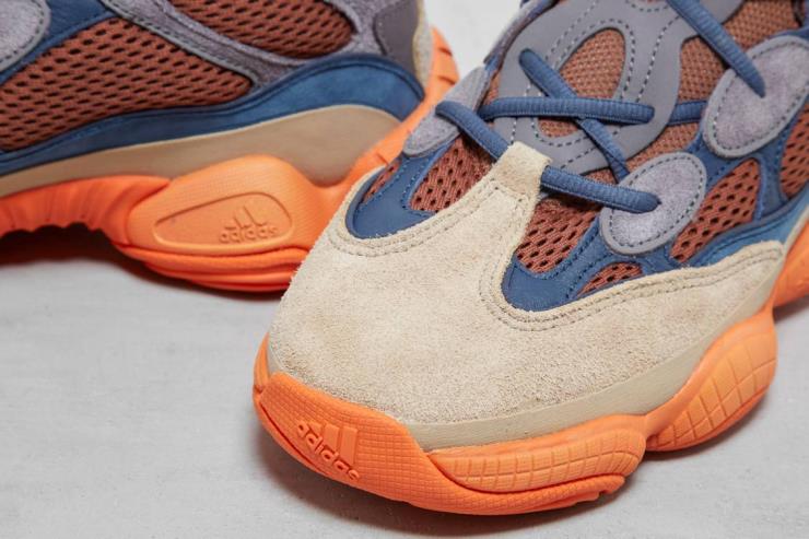 아디다스 YEEZY 500 'Enflame' 5월 출시 임박