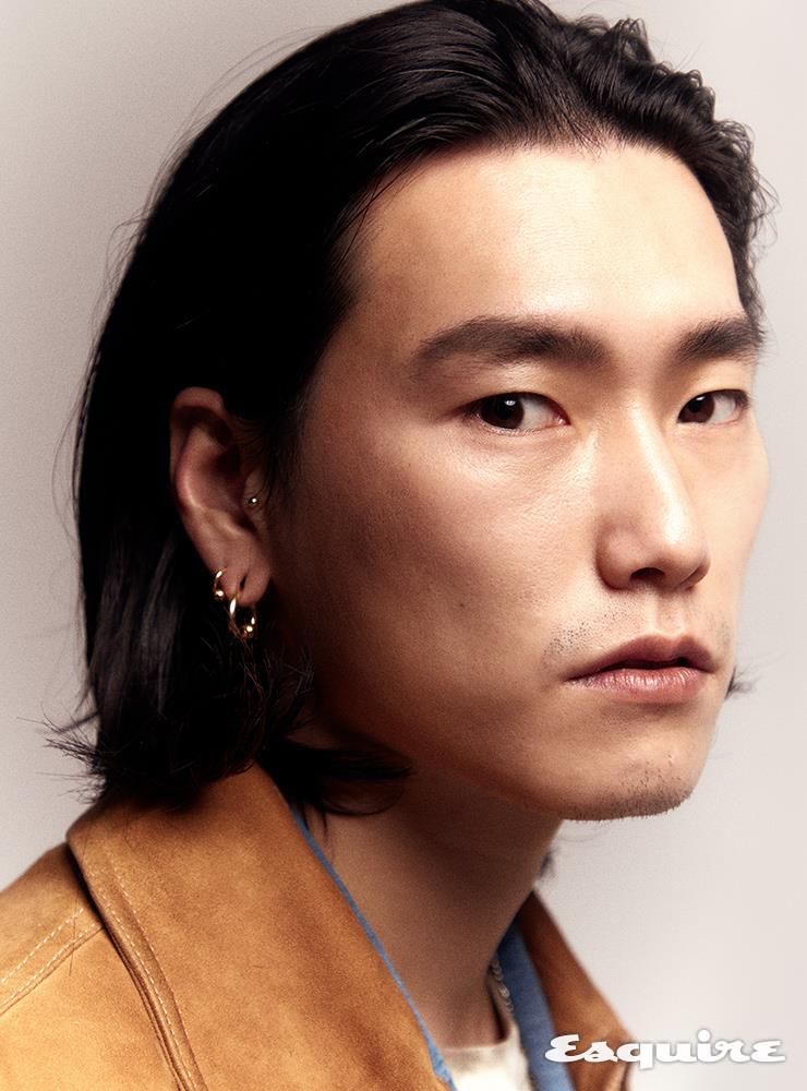 재킷, 셔츠, 티셔츠, 피어싱 모두 본인 소장품.