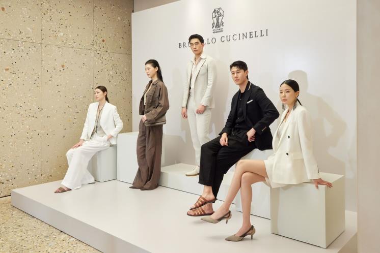 브루넬로 쿠치넬리(BRUNELLO CUCINELLI), 봄/여름 2024 프레젠테이션
