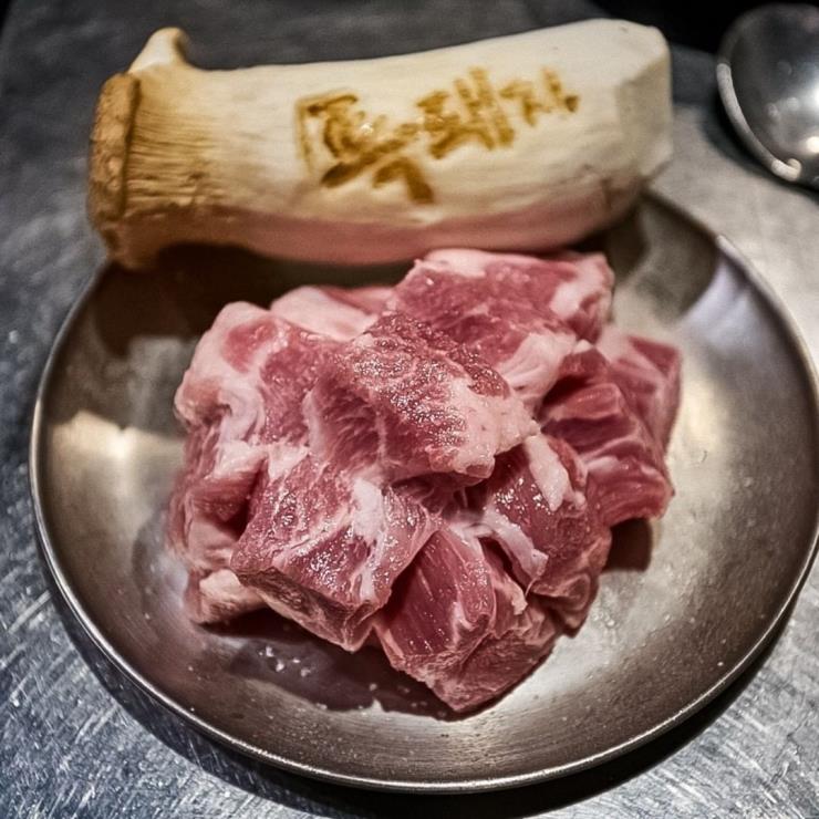 특별하면돼지 @s_pig_t