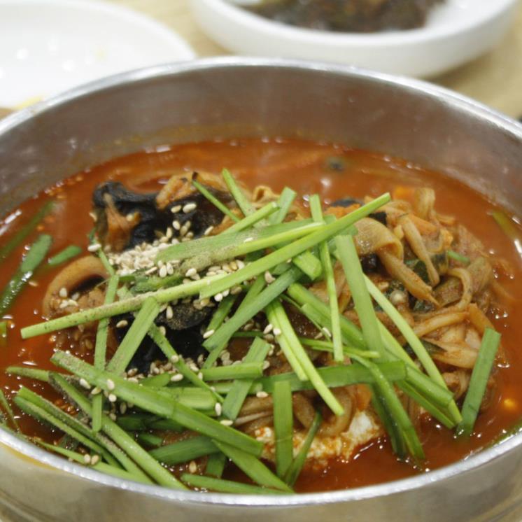 강릉짬뽕순두부 동화가든 본점