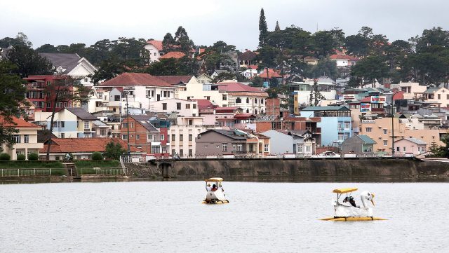 무한한 가능성의 여행지냐짱과 달랏 - 에스콰이어 Esquire Korea 2016년 11월