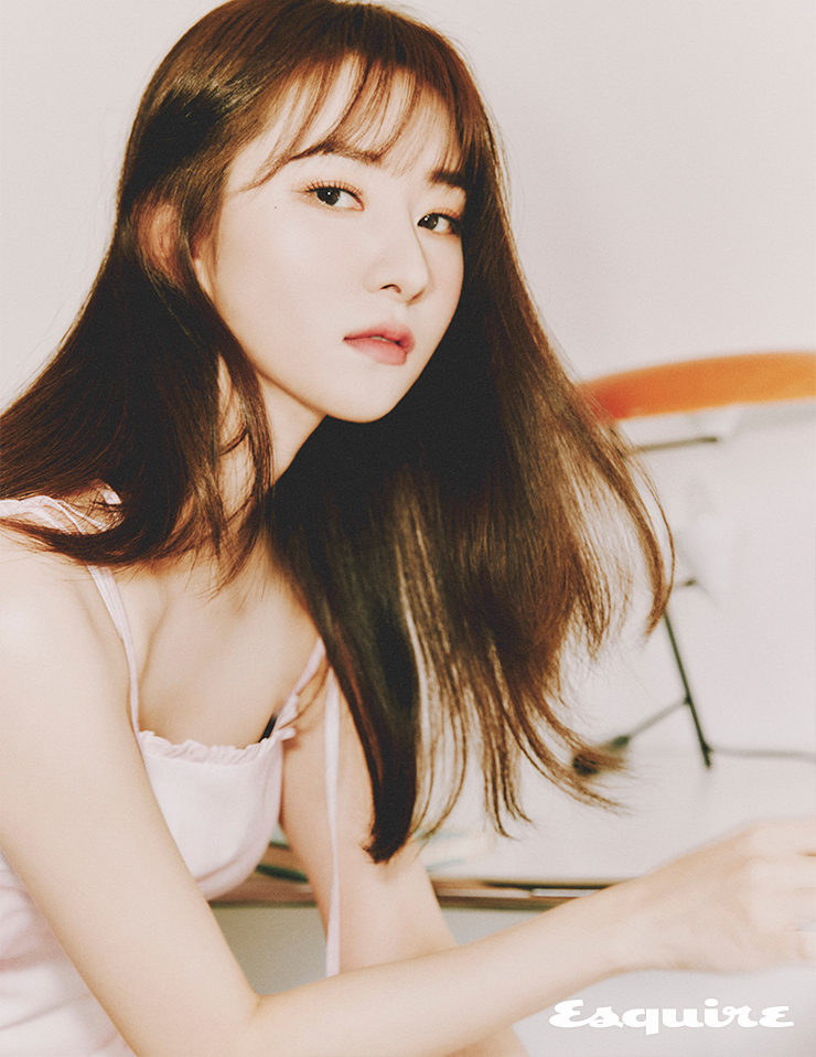 원피스 낫유어로즈, 부츠 레이첼 콕스.