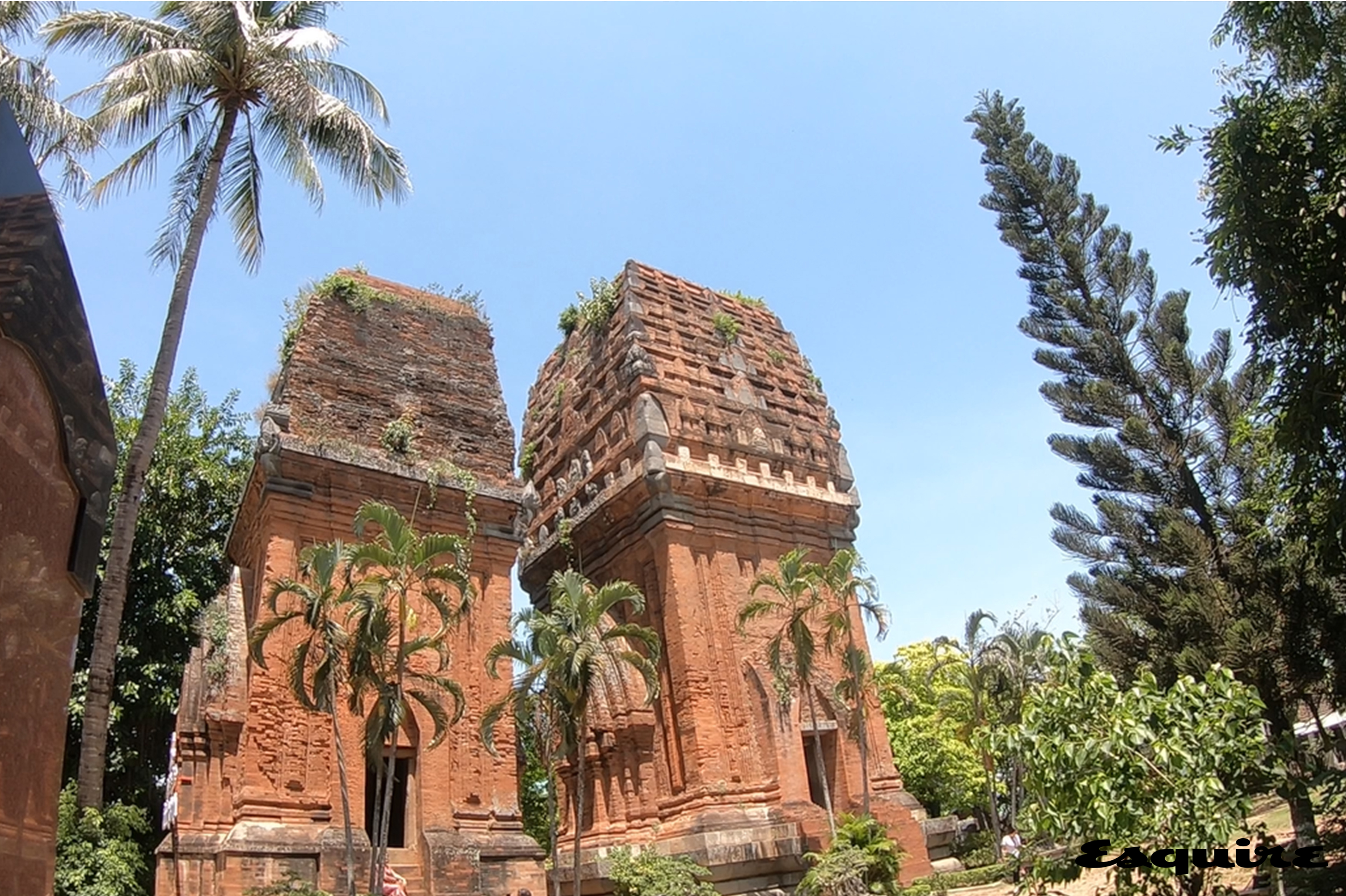 탑 도이 쌍둥이 참 타워 Thap Doi Twin Cham Towers