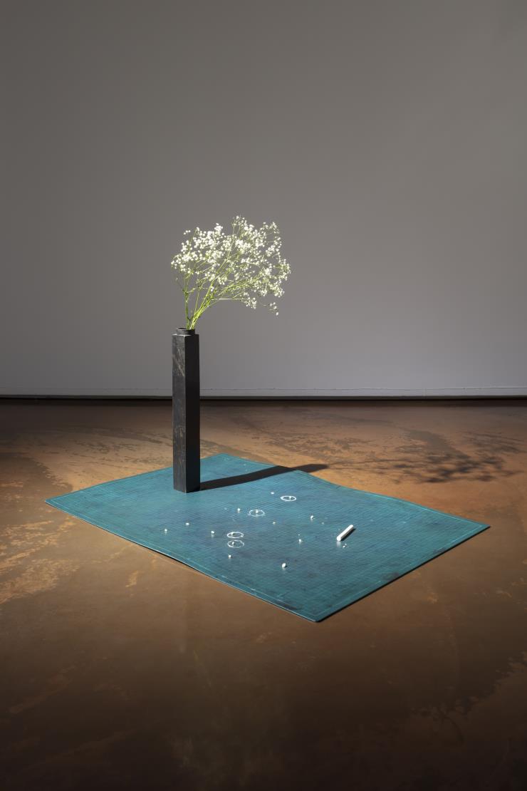 <Untitled> 1975, Babys breath flowers, flower vase, base, chalk_Dimensions variable.