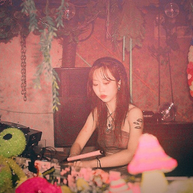 @outputbusan 