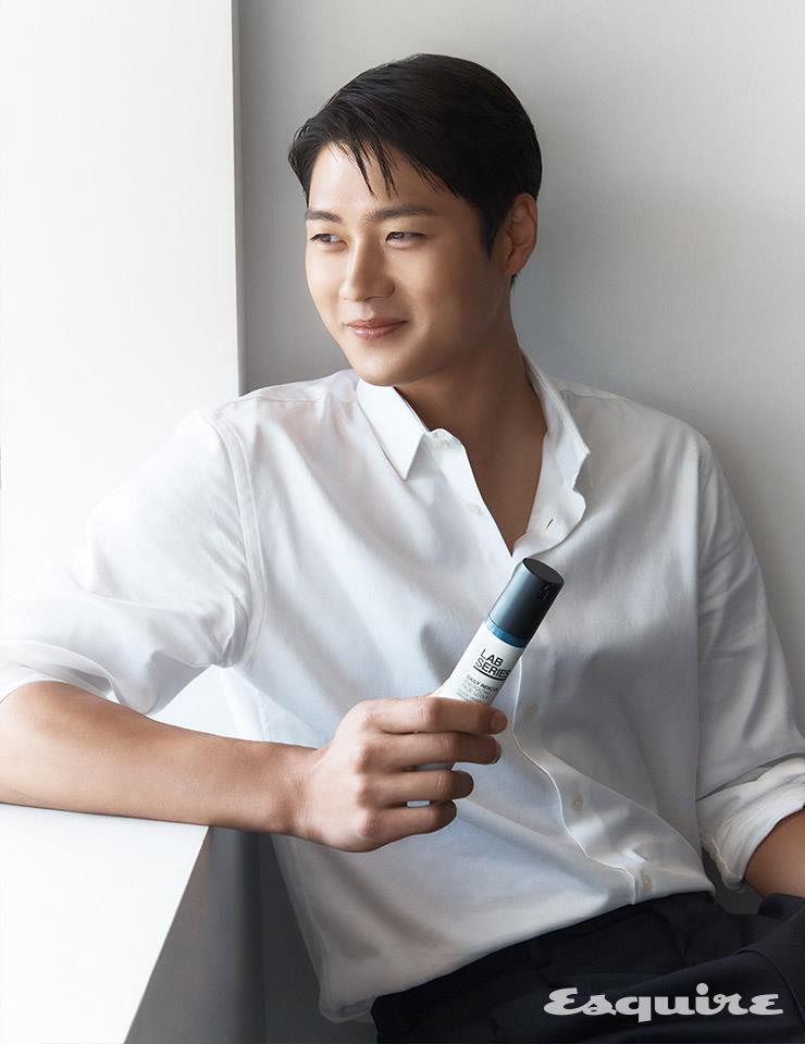 셔츠 스타일리스트 소장품, 팬츠 비앤테일러 비스포크.