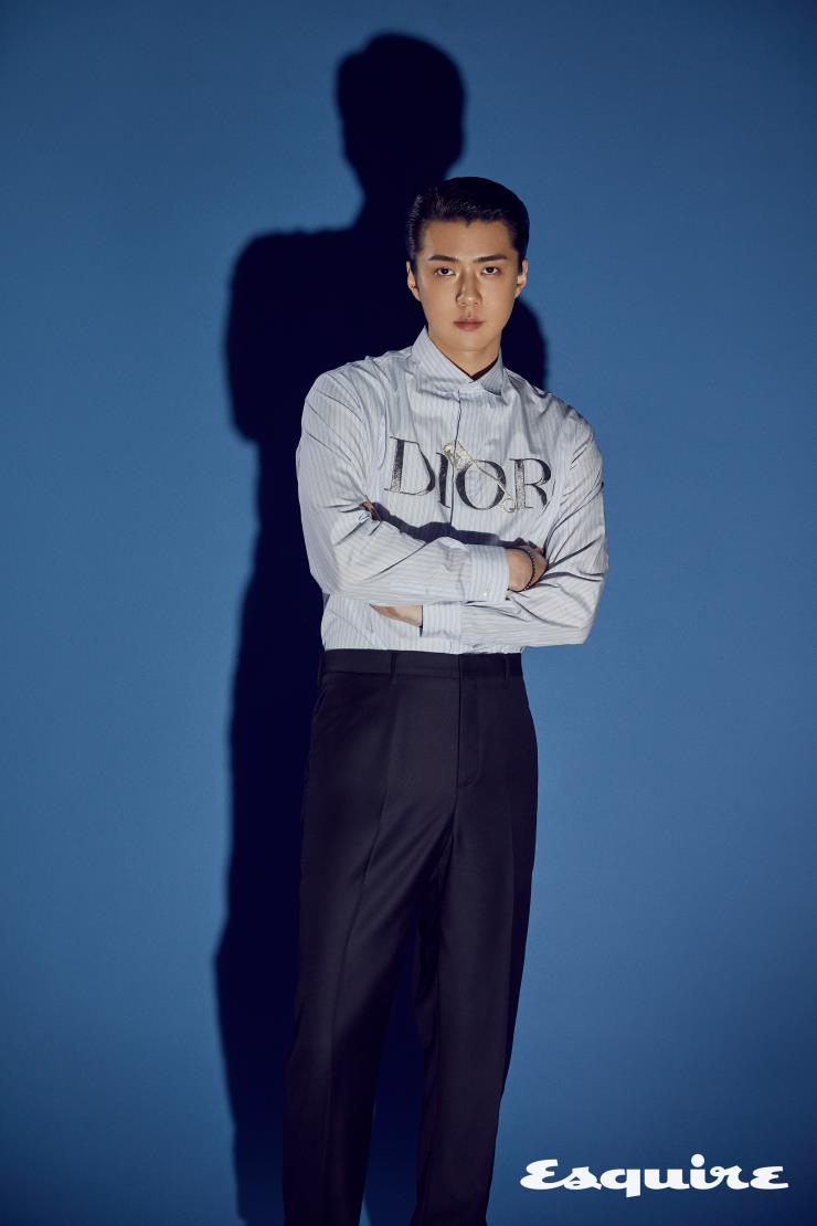 디올 맨 윈터 2020컬렉션을 입은 세훈