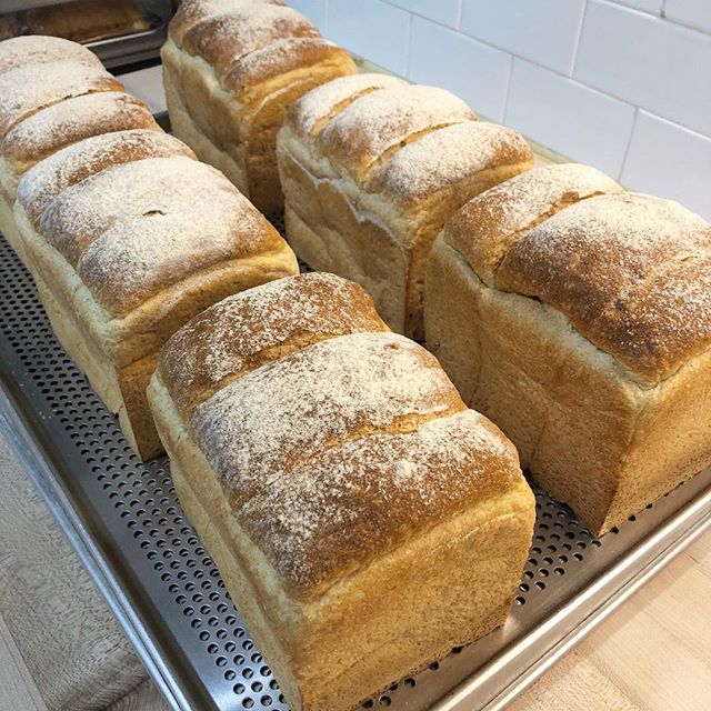 @mochimochibread(옥수점), @mochimochi_gangnam(역삼점)